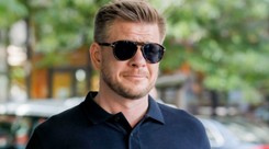 Filip Chajzer fotografuje się w kościele. Tak zaczyna każdy dzień