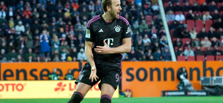 Bayern wygrał derby. Obrońca FC Koeln "znokautował" piłką sędziego