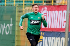 Raków Częstochowa się zbroi. Fabian Piasecki nowym piłkarzem