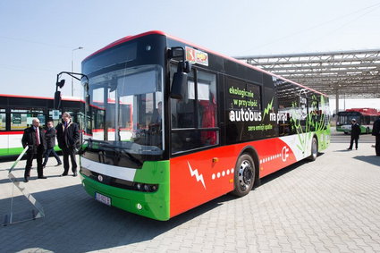 Twórcy serialu "Wiedźmin" zaprojektują... elektryczny autobus