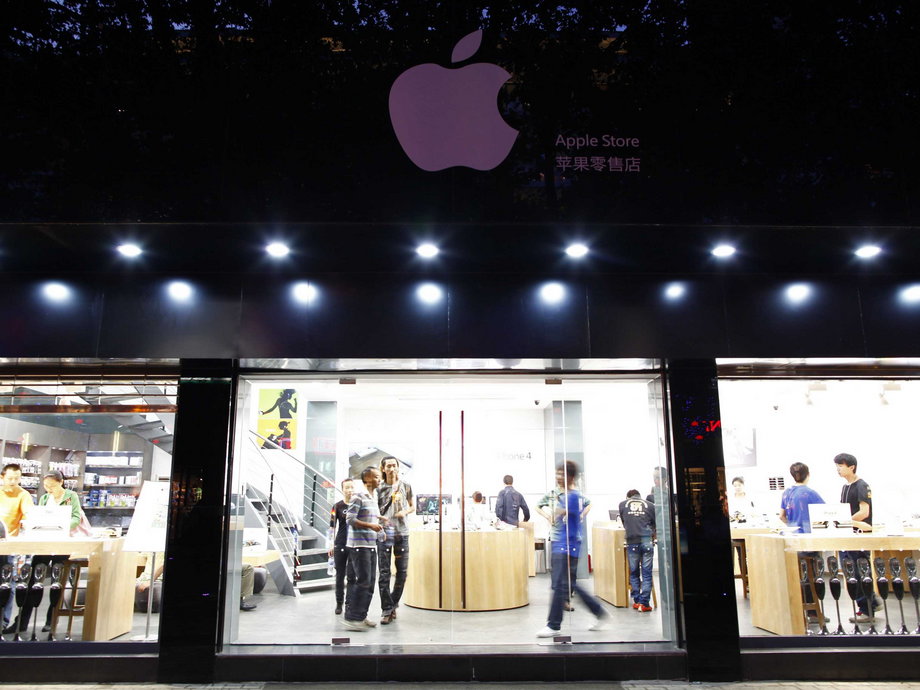 It isn't just fake Apple devices that have been ripped off. There have been entire fake Apple stores too.