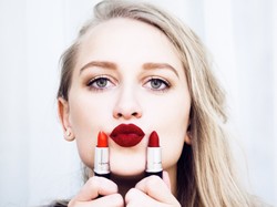 Czerwona szminka nie wszystkim pasuje i inne takie... 5 mitów na temat makijażu, które trzeba wyrzucić do kosza