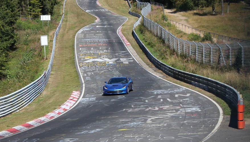 Chevrolet testuje corvette stingray na torze Nürburgring