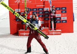 PŚ w skokach: Król wrócił w wielkim stylu: Stoch zaimponował w Zakopanem