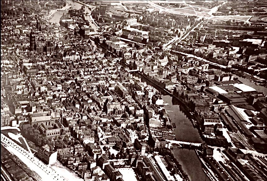 Centrum Gdańska w 1929 r. U góry po prawej Dolne Miasto.