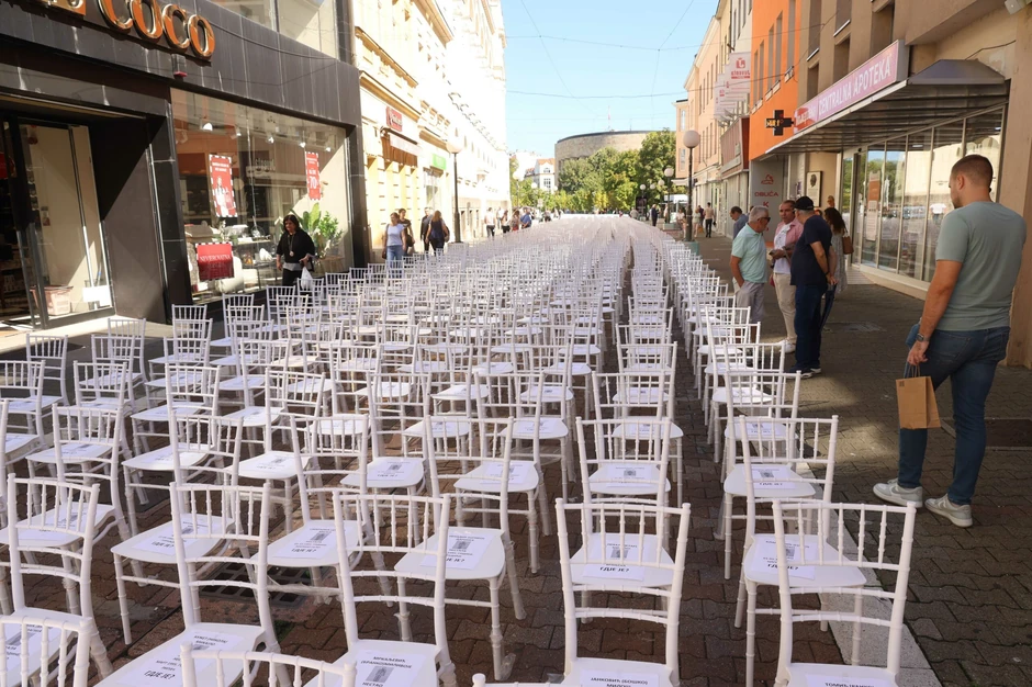 Dan nestalih i poginulih - bijele stolice 02