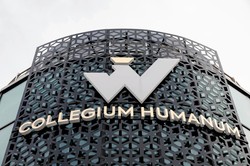 Afera Collegium Humanum. Śledczy interweniują w ochronie zdrowia