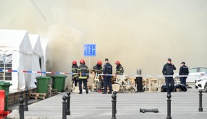 Požar ispred Skupštine