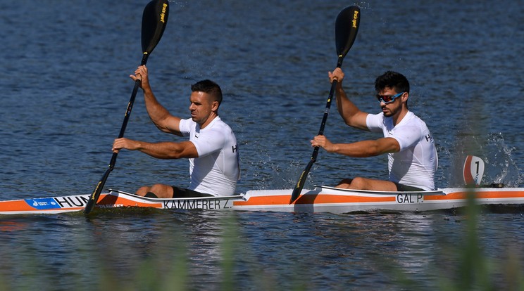 Kammerer Zoltán (elöl) és Gál Péter István 1000 m-en aranyesélyes a vébén /Fotó: MTI - Kovács Tamás