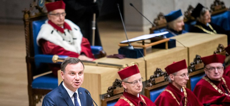 Prawnicy z UJ apelują do prezydenta Dudy. Wytykają mu podpisanie ustawy łamiącej zasady państwa demokratycznego [LIST OTWARTY]