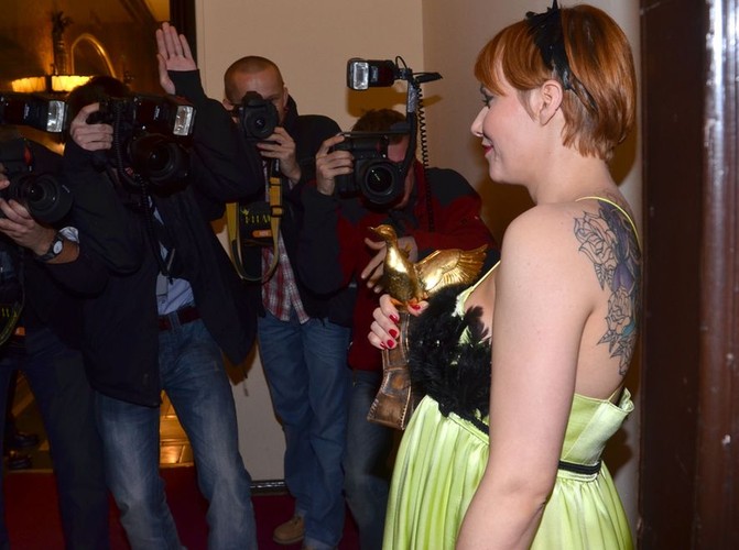 ... oraz ekspozycję imponującego tatuażu