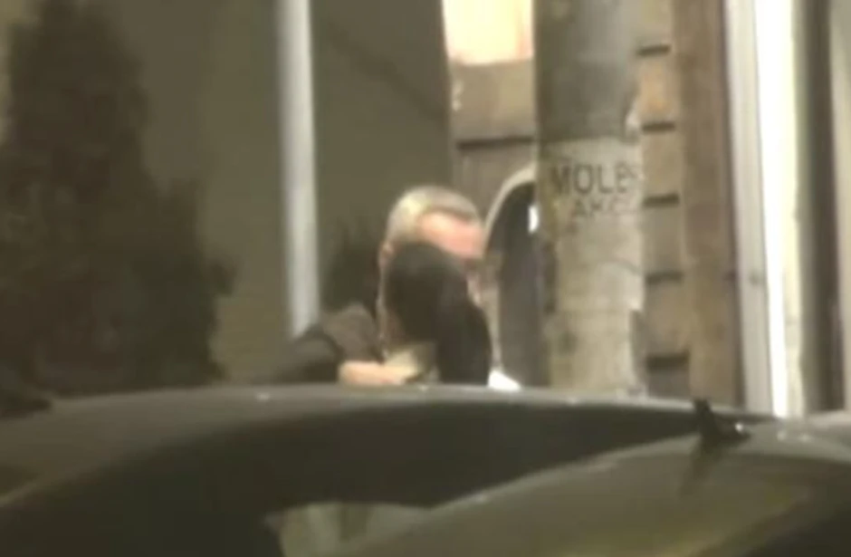 Milica Ristić sa nepoznatim muškarcem