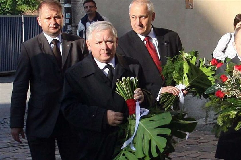 Jarosław Kaczyński był na grobie brata