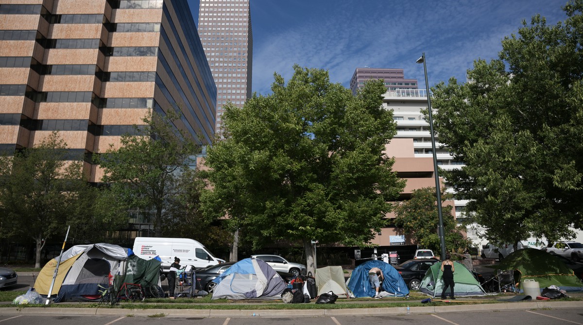 Wypłacają bezdomnym 1000 dol miesięcznie. Tak zmieniło się ich życie 