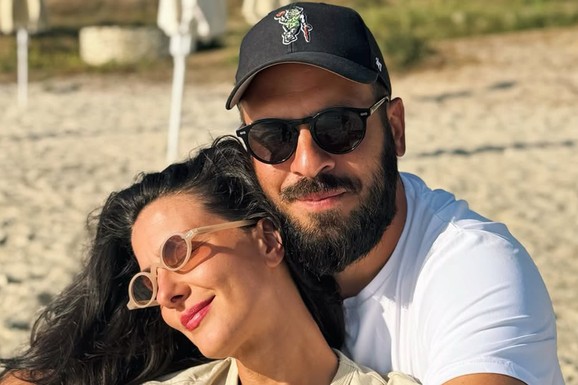 ŽENA MARKA ROKVIĆA PODELILA NJIHOVU PRIVATNU FOTOGRAFIJU Zajedno su od srednje škole, a zaljubljeni kao prvog dana: "U njegovim rukama"