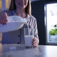 Tényleg segít a meleg tej elaludni?