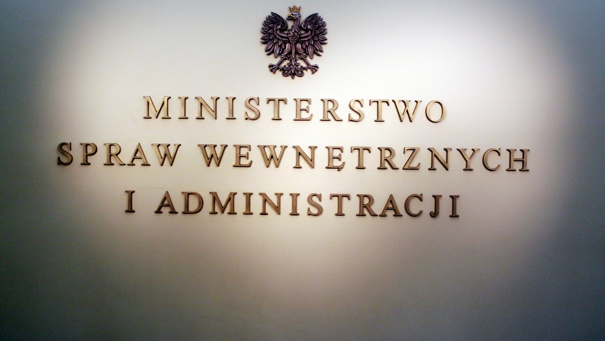 Ponad 3 mln zł w ramach konkursu Ministerstwa Spraw Wewnętrznych i Administracji pozyskał Łódzki Urząd Wojewódzki na polepszenie jakości obsługi cudzoziemców w punktach legalizacji ich pobytu oraz uzyskiwania zezwoleń na pracę.