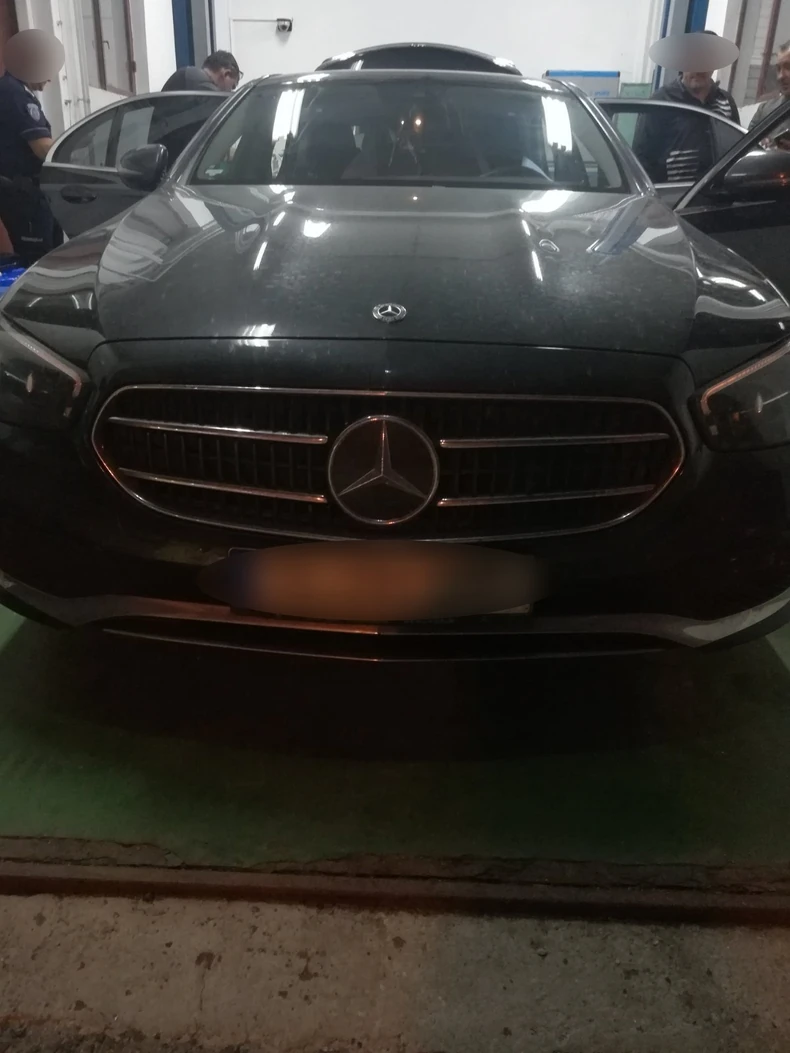 Automobil u čijem je rezervoaru pronađeno 11 kg zlata