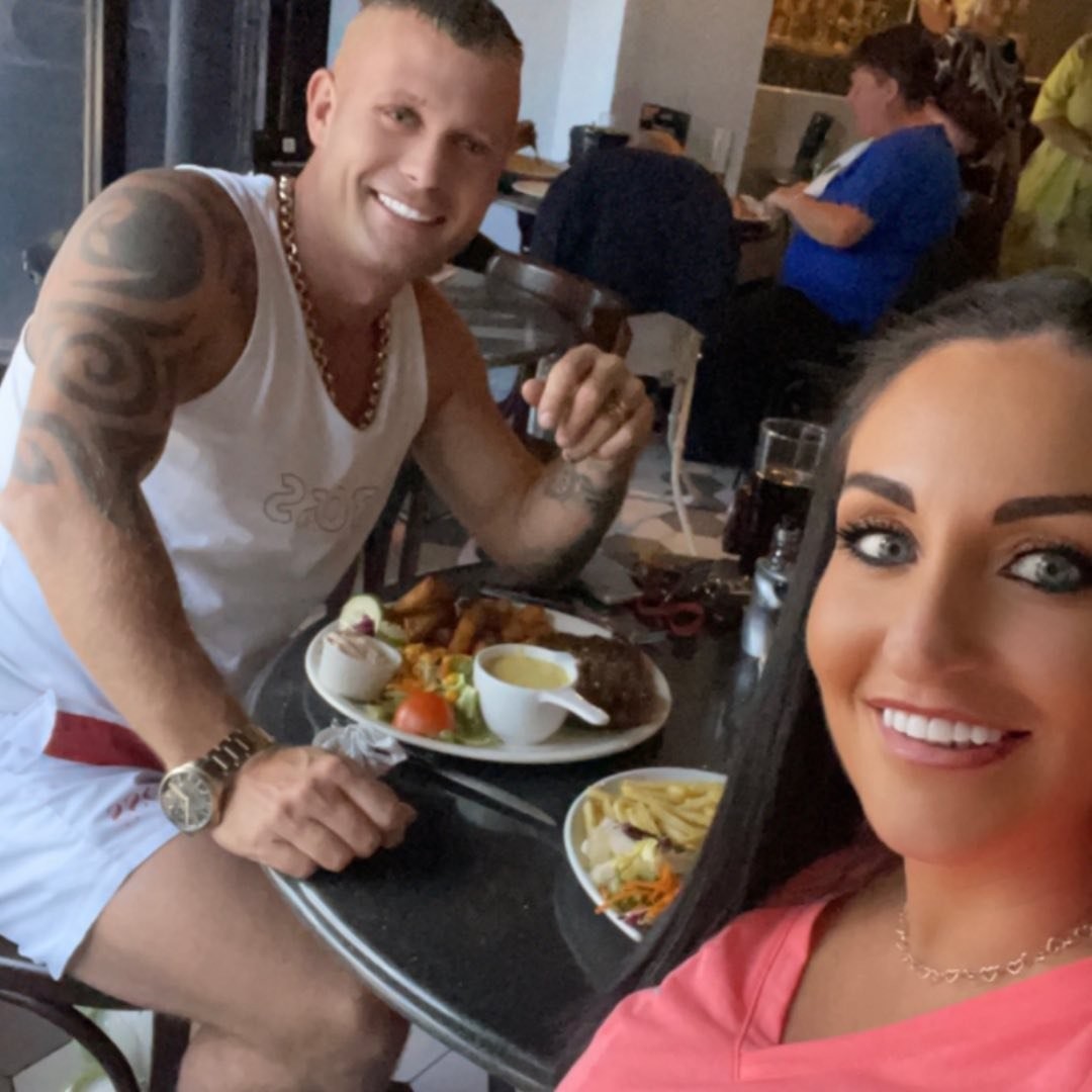 38-ročný Mark s rodinou