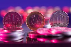 20 lat po wprowadzeniu euro Niemcy wciąż trzymają miliardy marek w gotówce [WYKRES]