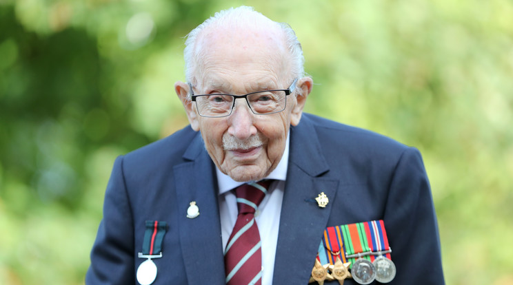 A sokak által hősként imádott brit veterán, Sir Tom Moore százéves korában hunyt el / Fotó: gettyimages