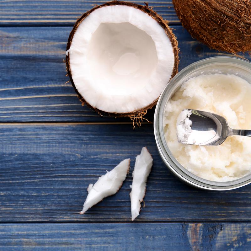 Olej kokosowy - wartości odżywcze, właściwości, zastosowanie, rodzaje  [WYJAŚNIAMY]