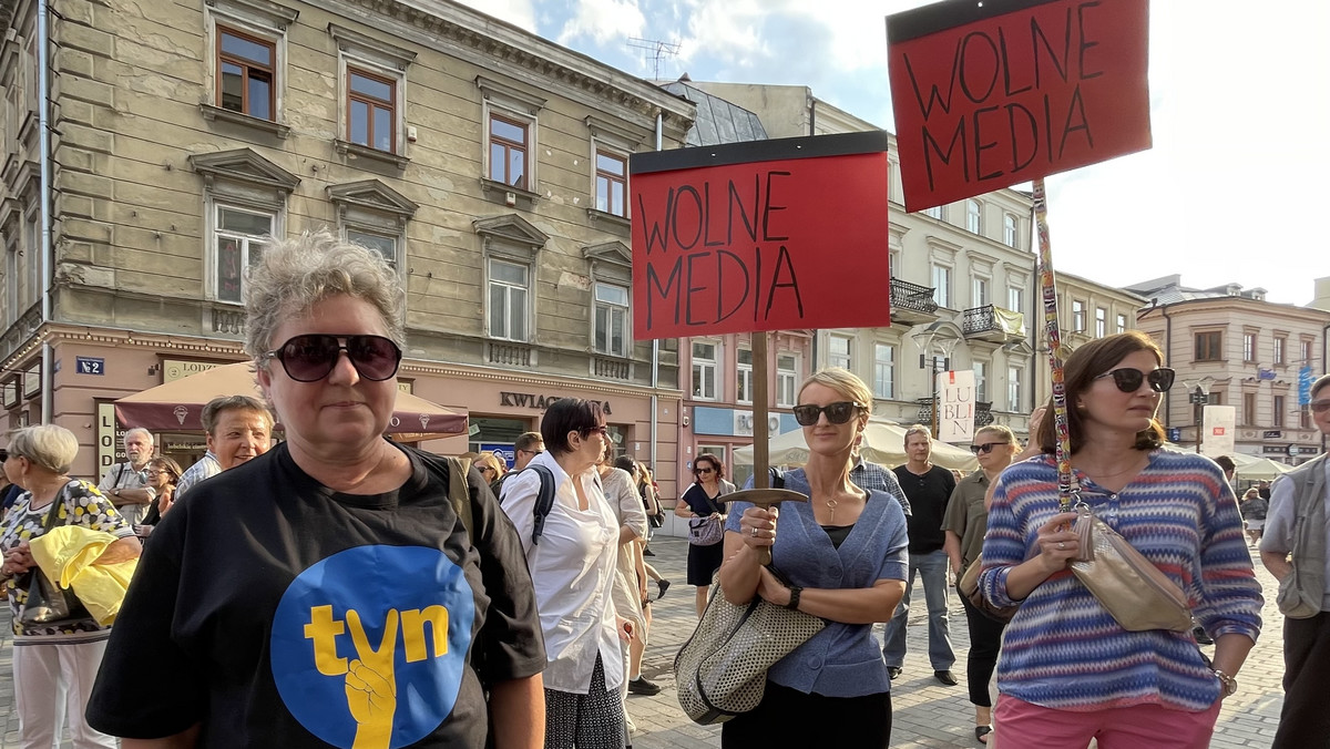 Radni chcą bronić wolnych mediów. Komentarz Marcina Jakóbczyka z PiS