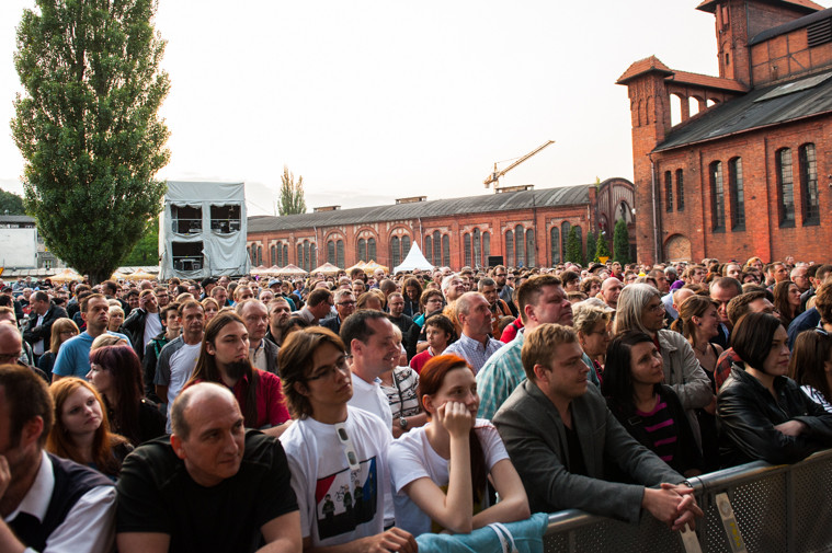 Koncert Kraftwerk - Poznań Malta Festival - publiczność (fot. Monika Stolarska /Onet)