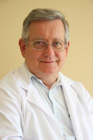prof. Blaskó György, a Trombózis és Hematológiai Központ véralvadási specialistája