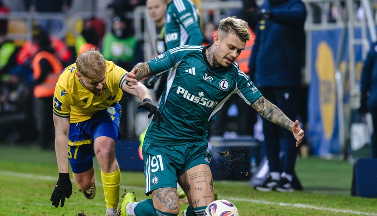 Legia Warszawa była w piekle. Antonio Colak w 5 minut podniósł ją z kolan