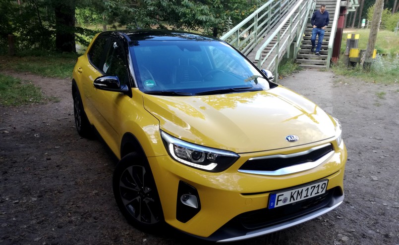 Kia Stonic. 2018 rok to drugi rok z rzędu, w którym koreańska marka zdobyła aż trzy nagrody "iF design" i dziewiąty rok pod rząd, w którym producent otrzymał to wyróżnienie. Tegoroczny hat-trick nagród podnosi całkowitą liczbę wygranych Kia w konkursie do 15