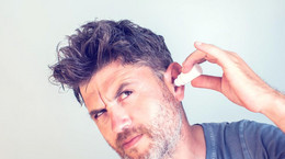 Krople do uszu - rodzaje i działanie. Czy używanie kropli do uszu jest bezpieczne?