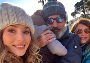 Gaga Jovanović sa unukom ćerkom i ženom