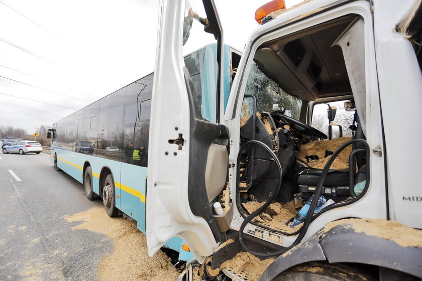 Wypadek autobusu w Katowicach. 9 osób rannych