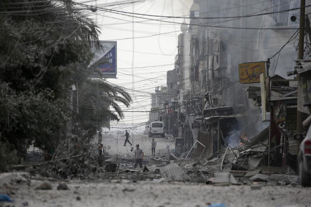 Zniszczone budynki po izraelskich nalotach na Gazę, 27 października 2023 r.
