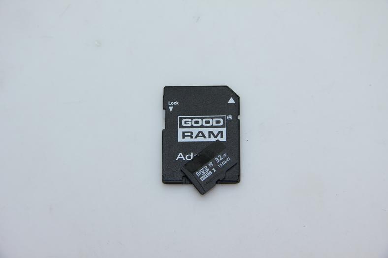 Karta pamięci micro SDHC klasy 10. Z adapterem SD