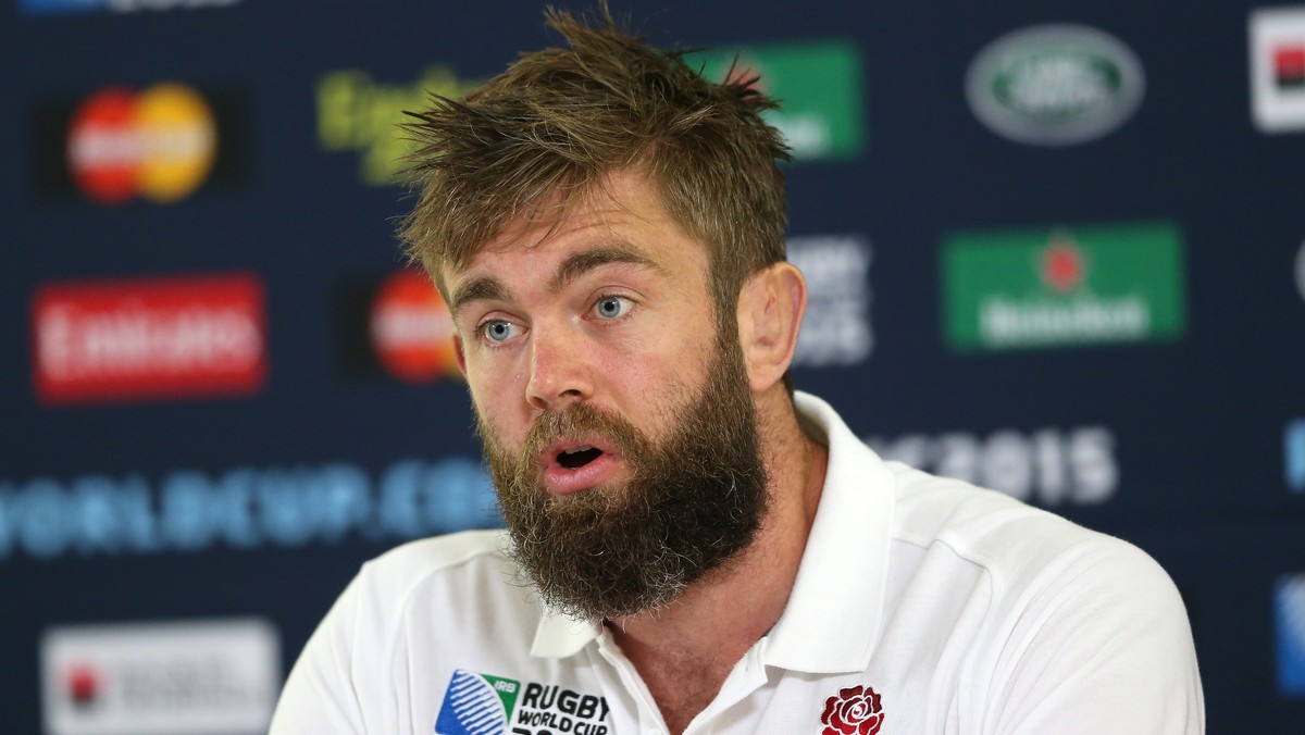 Geoff Parling, angielski rugbysta, zawodnik Exeter Chiefs, w meczu przeciwko Ospreys doznał koszmarnie wyglądającego urazu głowy. Zdjęcie głębokiej rany sportowiec zamieścił na swoim profilu na Twitterze.