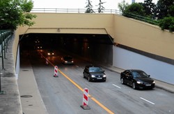 Kierowcy pojechali tunelem Wisłostrady. Dostępne dwa pasy jezdni