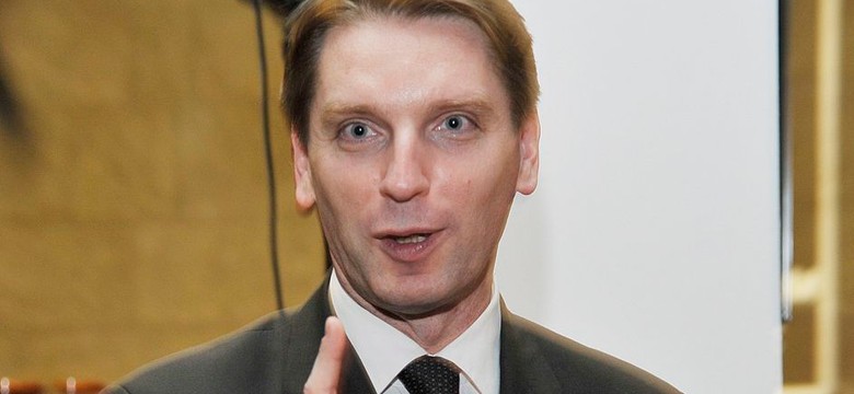 Tomasz Lis stracił widzów, ale zarobił prawie 10 mln