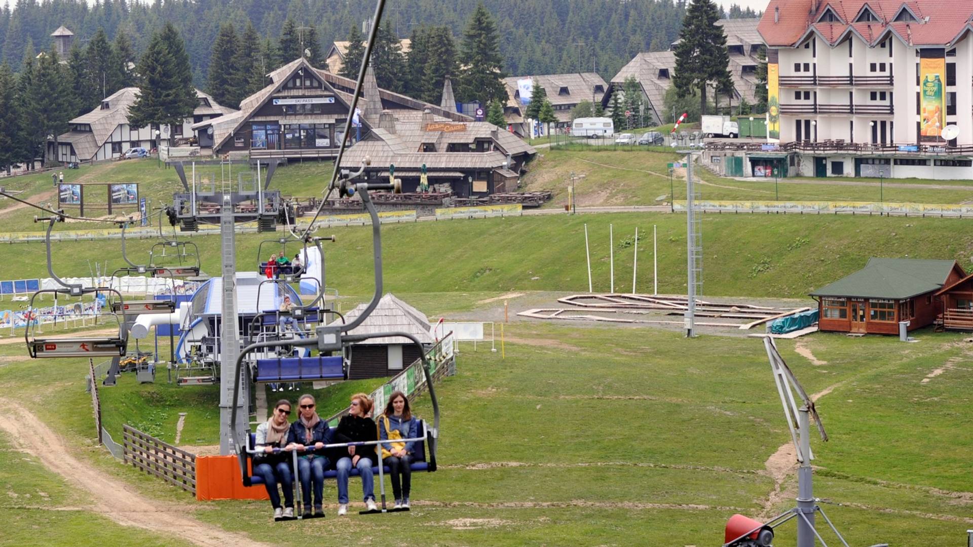 Zlatibor se možda pretvorio u betonsko divlje naselje, ali nije kasno da spasimo Kopaonik i druge planine