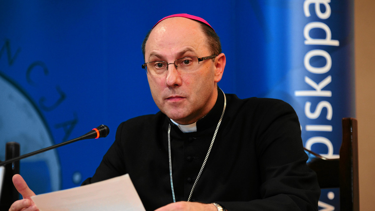 Na posiedzeniu episkopatu w przyszłym tygodniu czeka biskupów nowość - specjalne warsztaty na temat kontaktów z mediami – pisze "Rzeczpospolita".