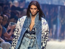 Mama była bardziej sexy? Nogi 17-letniej córki Cindy Crawford wywołały falę krytyki. FOTO