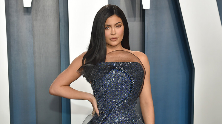 Kylie Jenner egy fiú kommentje miatt töltette fel ajkait / Fotó: Northfoto