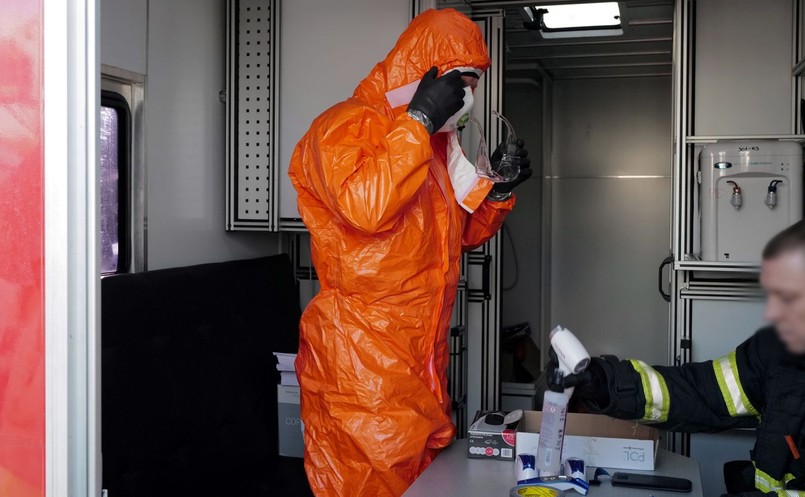 Kontrola sanitarna pasażerów autobusów wjeżdzających do Polski