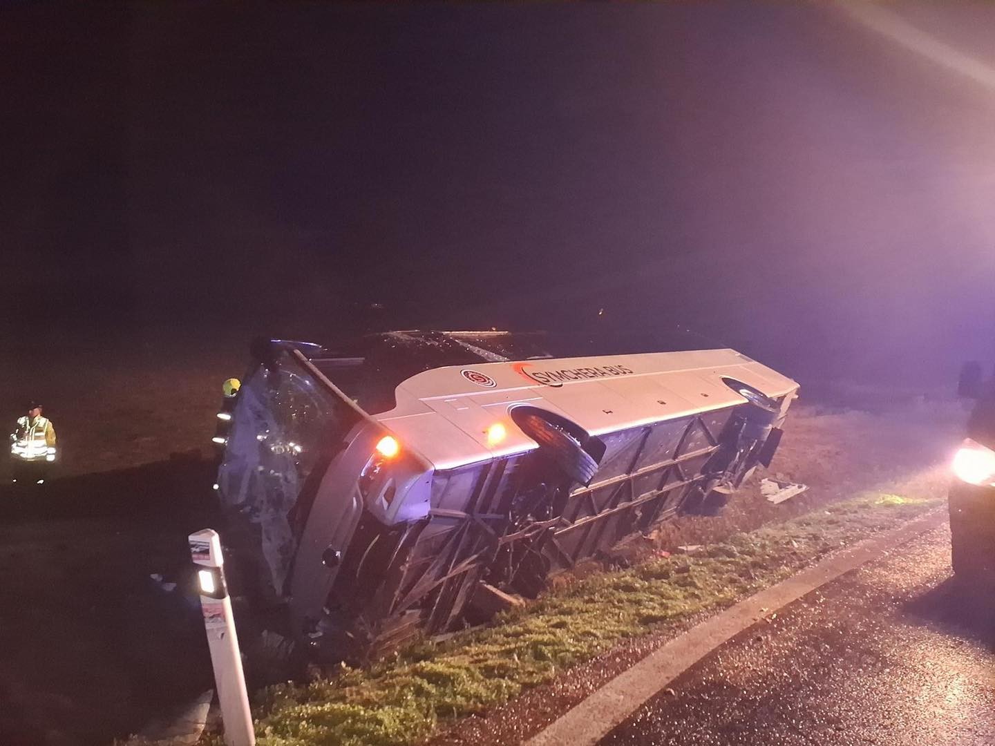 Na D1 smerom do Bratislavy došlo k nehode diaľkového autobusu.