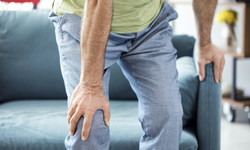 Co jeść, gdy bolą kolana? Dzięki tym produktom poczujesz ulgę