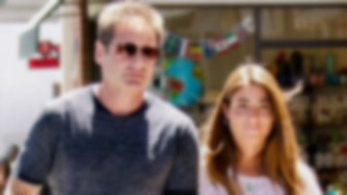 57-letni David Duchovny z 25-letnią partnerką. Czy to miłość?