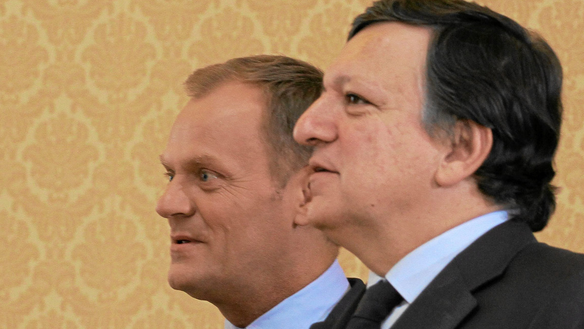 Premier Donald Tusk rozmawiał z szefem Komisji Europejskiej Jose Barroso i przewodniczącym Rady Europejskiej Hermanem Van Rompuyem o sytuacji w Kijowie. CIR podało, że w sobotę w Warszawie Tusk spotka się z Van Rompuyem, by omówić działania w związku z sytuacją na Ukrainie.