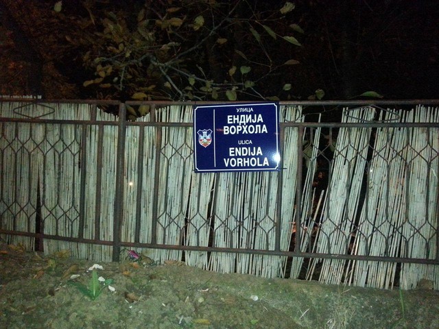 BUNT KROZ VANDALIZAM Misteriozni Beograđanin "menja" nazive ulica i tako  šalje veoma PROVOKATIVNE PORUKE