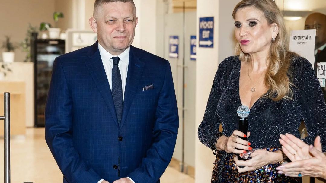 Robert Fico s poslankyňou Smeru Janou Vaľovou